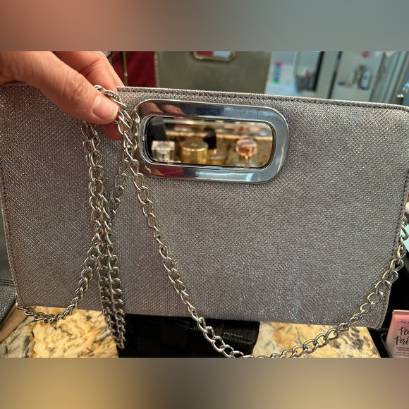 Going out clutch. Silver shiny glittery material - Picture 2 of 6